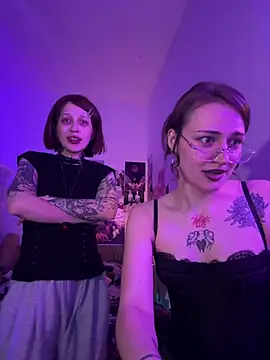 Dooubletroublee online show from June 19, 2026, 10:24 pm