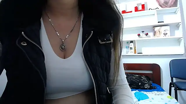 Snapshot of Luna_girlhot_ chatting on February 1, 2026, 6:28 pm Luna girlhot online show from February 1, 2026, 6:28 pm