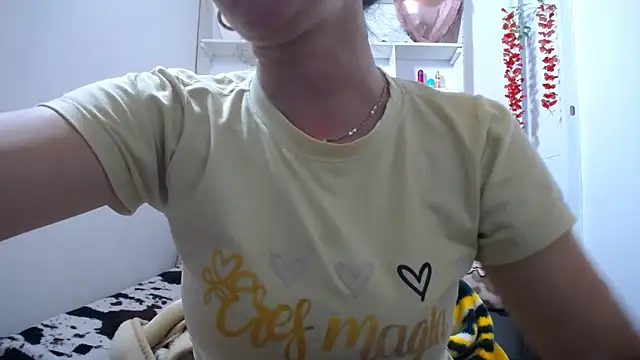 Snapshot of Luna_girlhot_ chatting on February 6, 2026, 4:54 pm Luna girlhot online show from February 6, 2026, 4:54 pm