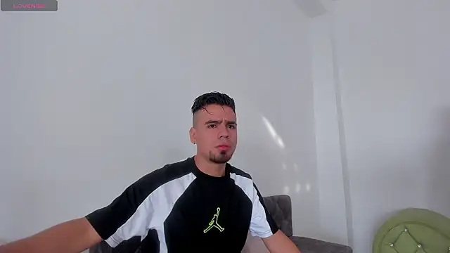 PittAndLunaa online show from February 8, 2026, 12:41 pm