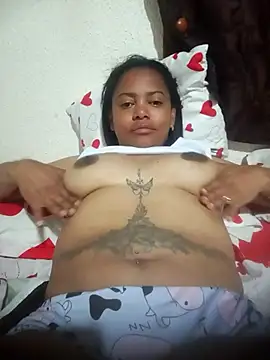 miakatalella23 online show from September 26, 2025, 5:17 pm