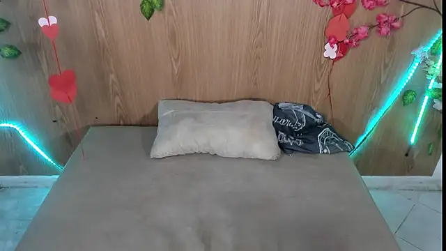 jenelotizz06 online show from October 18, 2025, 1:08 am