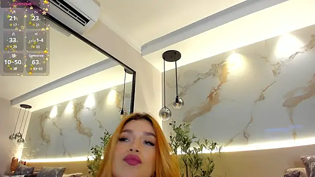 Snapshot of LeaThompson chatting on January 4, 2025, 2:46 am LeaThompson online show from January 4, 2025, 2:46 am