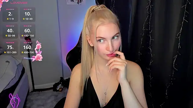 Snapshot of Kimmy_powell chatting on February 25, 2026, 2:43 am Kimmy powell online show from February 25, 2026, 2:43 am