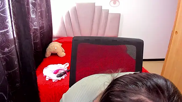 Snapshot of samantha__wilson chatting on October 9, 2025, 5:00 pm samantha wilson online show from October 9, 2025, 5:00 pm