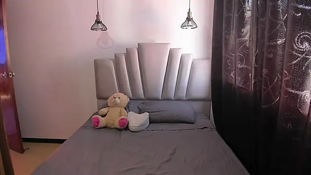 Snapshot of samantha__wilson chatting on November 7, 2025, 1:22 pm samantha wilson online show from November 7, 2025, 1:22 pm