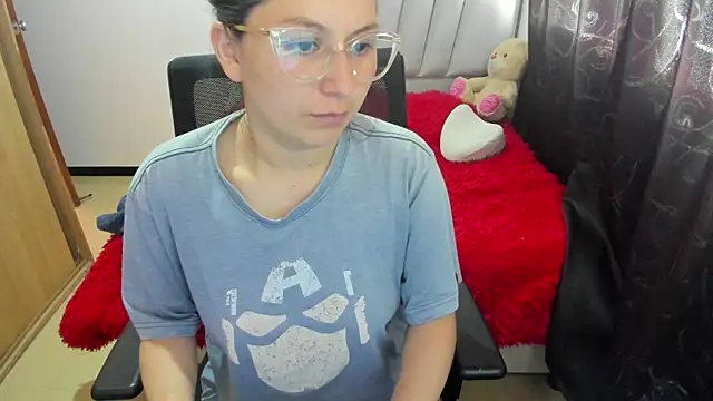 Snapshot of samantha__wilson chatting on November 11, 2025, 1:33 pm samantha wilson online show from November 11, 2025, 1:33 pm