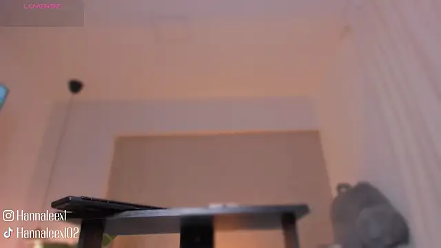 Snapshot of hanna_lee02 chatting on February 24, 2026, 12:14 pm hanna lee02 online show from February 24, 2026, 12:14 pm