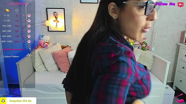 LindsayDeee online show from November 14, 2025, 7:18 am