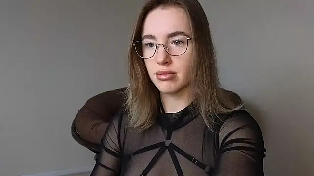 Snapshot of QueenTeeKay chatting on March 5, 2025, 7:49 pm QueenTeeKay online show from March 5, 2025, 7:49 pm