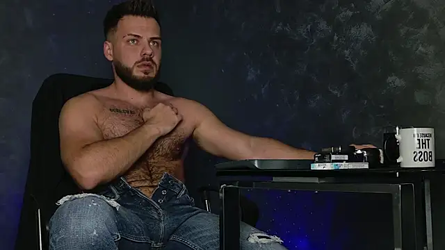 juliusmasters online show from November 30, 2025, 8:02 pm