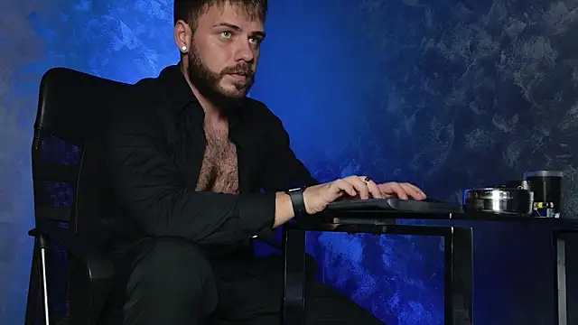 juliusmasters online show from December 16, 2025, 8:58 pm