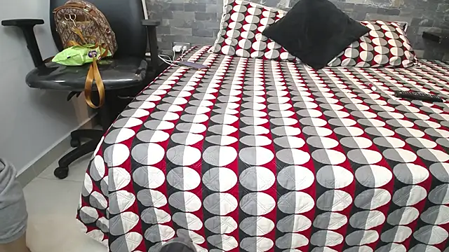 dayadubey  online show from October 13, 2025, 10:04 am