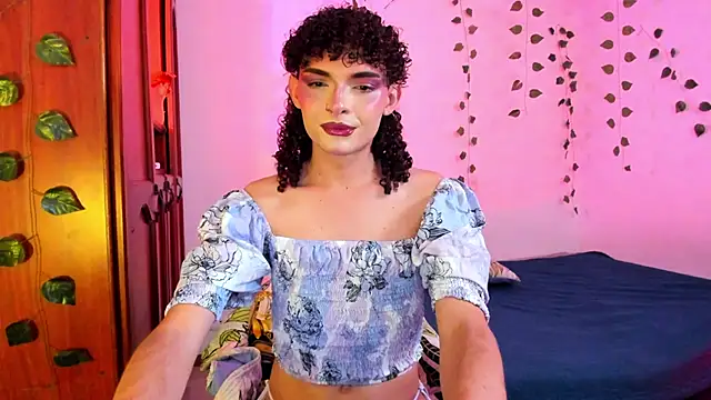 Snapshot of lucianromero chatting on October 13, 2025, 10:43 pm lucianromero online show from October 13, 2025, 10:43 pm