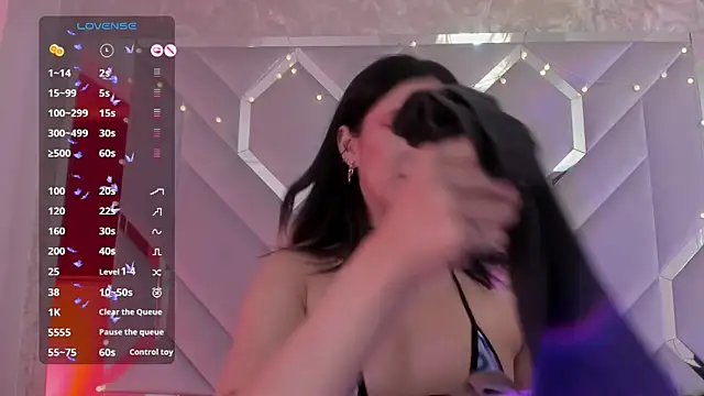 Snapshot of Sara_Foxx1 chatting on January 13, 2025, 3:34 am Sara Foxx1 online show from January 13, 2025, 3:34 am