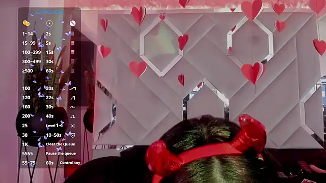 Snapshot of Sara_Foxx1 chatting on February 14, 2025, 1:13 am Sara Foxx1 online show from February 14, 2025, 1:13 am