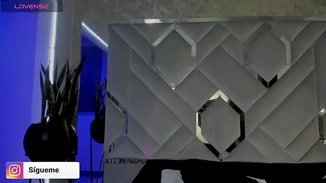 Snapshot of Sara_Foxx1 chatting on October 16, 2025, 1:06 am Sara Foxx1 online show from October 16, 2025, 1:06 am