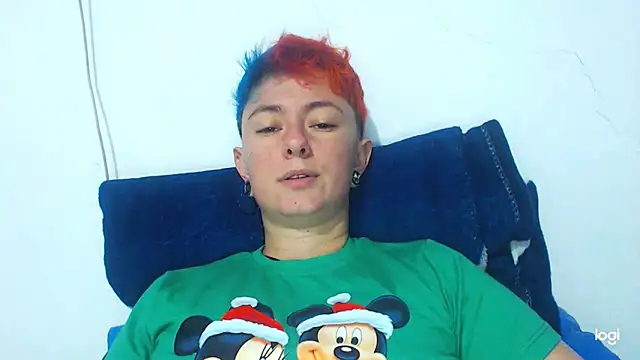 Snapshot of tomboyblue chatting on December 26, 2024, 10:52 pm tomboyblue online show from December 26, 2024, 10:52 pm