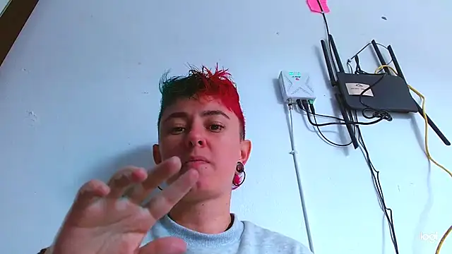 Snapshot of tomboyblue chatting on February 21, 2025, 4:37 pm tomboyblue online show from February 21, 2025, 4:37 pm