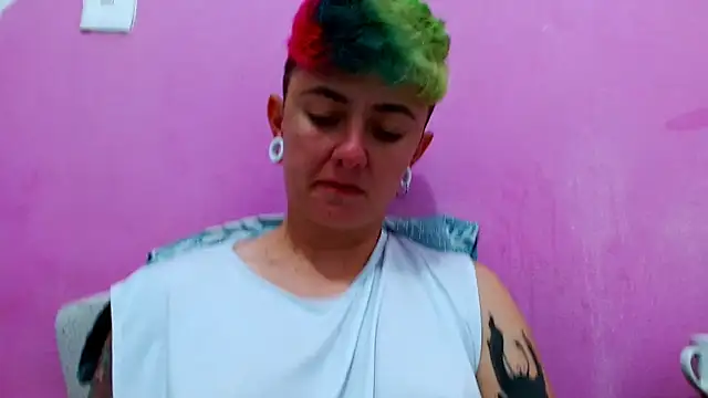 tomboyblue online show from September 27, 2025, 10:26 pm