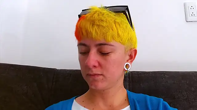 tomboyblue online show from December 20, 2025, 4:03 pm