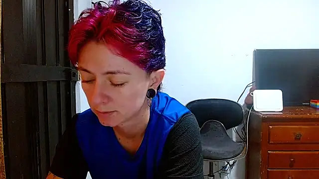 tomboyblue online show from May 12, 2026, 4:48 pm