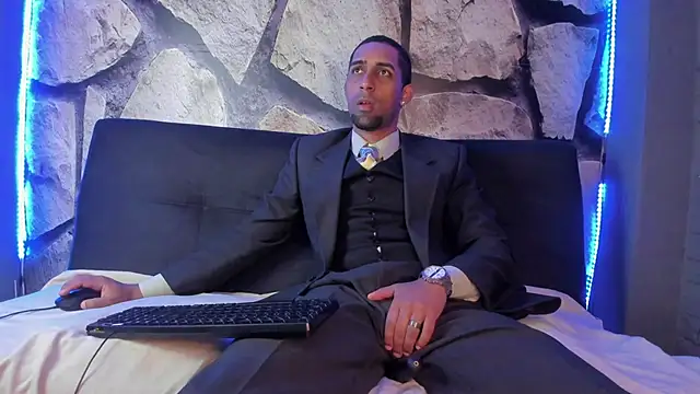 Snapshot of Paolo_johnson chatting on September 22, 2025, 11:34 am Paolo johnson online show from September 22, 2025, 11:34 am