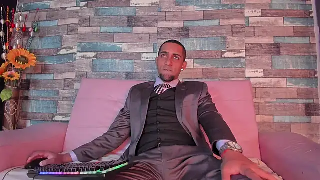 Snapshot of Paolo_johnson chatting on October 8, 2025, 11:41 am Paolo johnson online show from October 8, 2025, 11:41 am