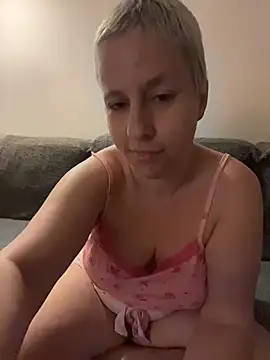 MariaValentine online show from June 26, 2026, 8:13 pm