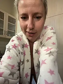 MariaValentine online show from July 11, 2026, 5:54 am