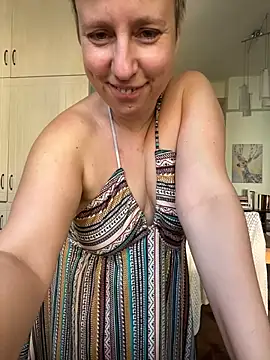 MariaValentine online show from July 12, 2026, 5:31 am