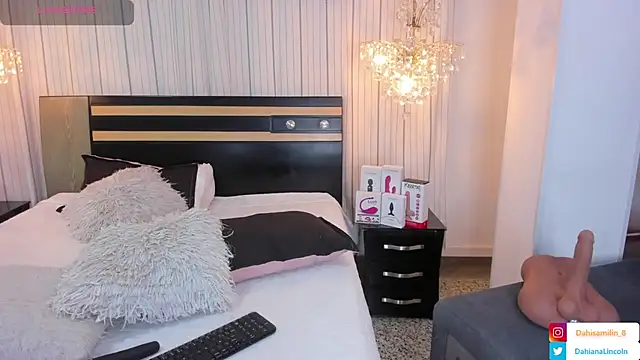 Snapshot of DahianaLincoln chatting on December 21, 2024, 8:00 pm DahianaLincoln online show from December 21, 2024, 8:00 pm