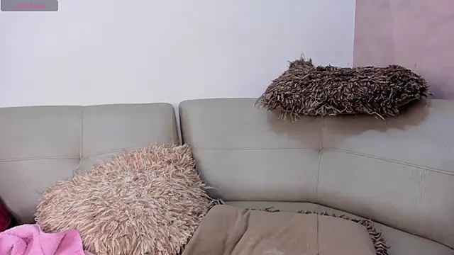 Snapshot of DahianaLincoln chatting on September 19, 2025, 2:35 am DahianaLincoln online show from September 19, 2025, 2:35 am