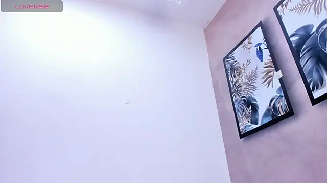 Snapshot of DahianaLincoln chatting on October 10, 2025, 11:48 pm DahianaLincoln online show from October 10, 2025, 11:48 pm