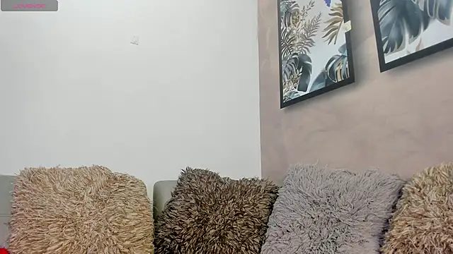 Snapshot of DahianaLincoln chatting on October 25, 2025, 1:13 am DahianaLincoln online show from October 25, 2025, 1:13 am