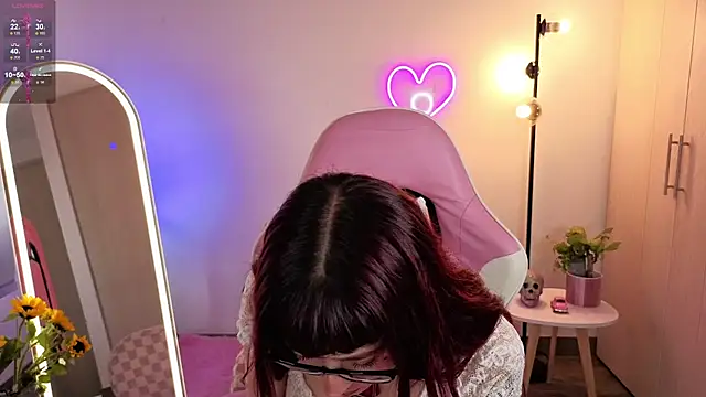violet ch online show from June 16, 2026, 8:33 pm