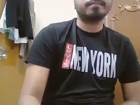 Snapshot of desiboyasif chatting on October 3, 2025, 5:10 pm desiboyasif online show from October 3, 2025, 5:10 pm