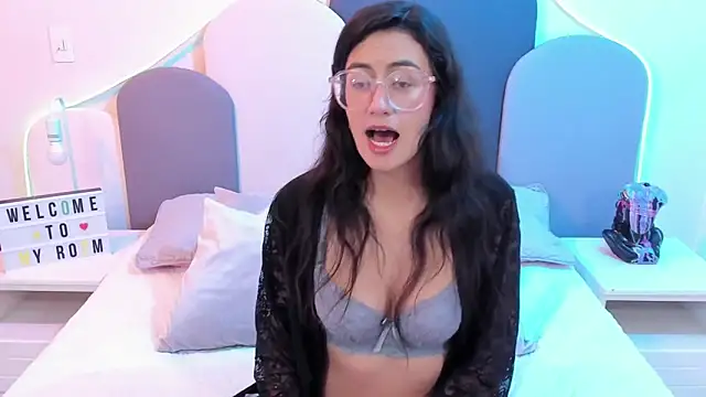 SophieGomez22 online show from February 28, 2025, 5:26 pm