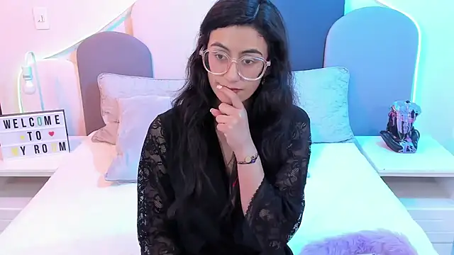 SophieGomez22 online show from March 2, 2025, 5:25 pm