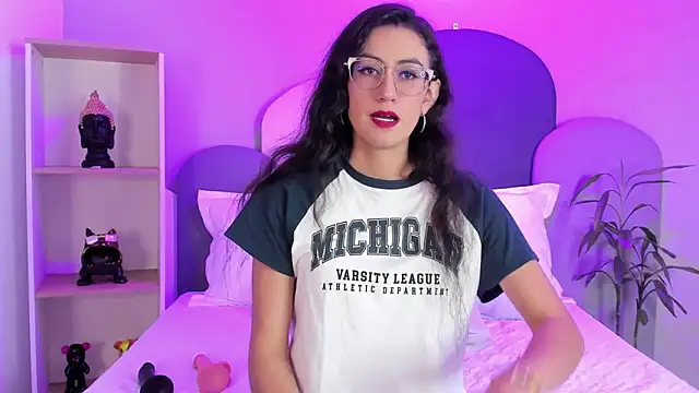 SophieGomez22 online show from February 3, 2026, 11:26 am