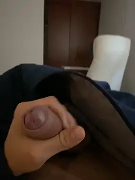 DanielGomez9 online show from March 3, 2025, 1:09 pm