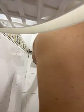 DanielGomez9 online show from April 7, 2026, 1:22 pm