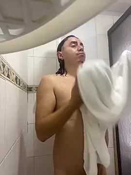 DanielGomez9 online show from April 12, 2026, 6:24 pm