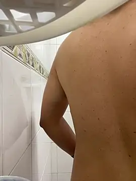 DanielGomez9 online show from April 21, 2026, 2:34 pm