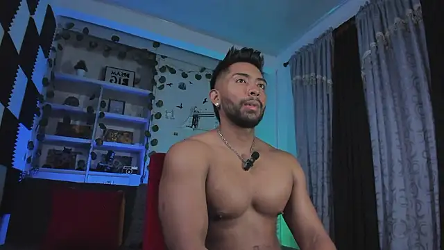 Snapshot of Couple_muscle1 chatting on February 5, 2026, 9:30 pm Couple muscle1 online show from February 5, 2026, 9:30 pm