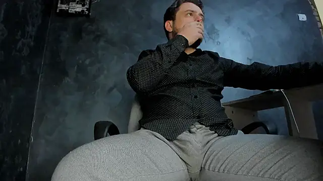 Snapshot of Master_Mark_Wayne chatting on February 17, 2026, 1:18 pm Master Mark Wayne online show from February 17, 2026, 1:18 pm