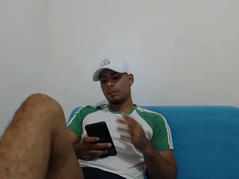 Snapshot of bonehur chatting on February 19, 2025, 8:20 pm bonehur online show from February 19, 2025, 8:20 pm