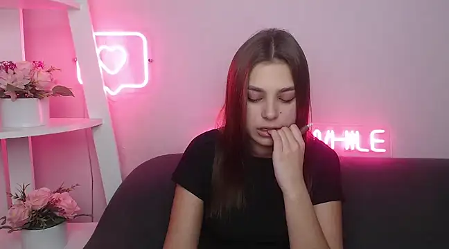 Snapshot of MilanaAngelAs chatting on February 2, 2025, 11:08 am MilanaAngelAs online show from February 2, 2025, 11:08 am