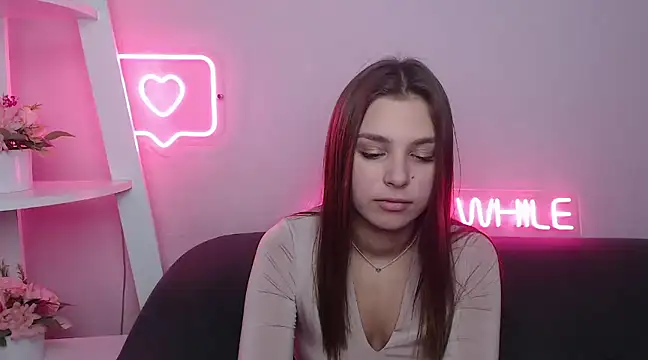 Snapshot of MilanaAngelAs chatting on February 16, 2025, 5:37 pm MilanaAngelAs online show from February 16, 2025, 5:37 pm