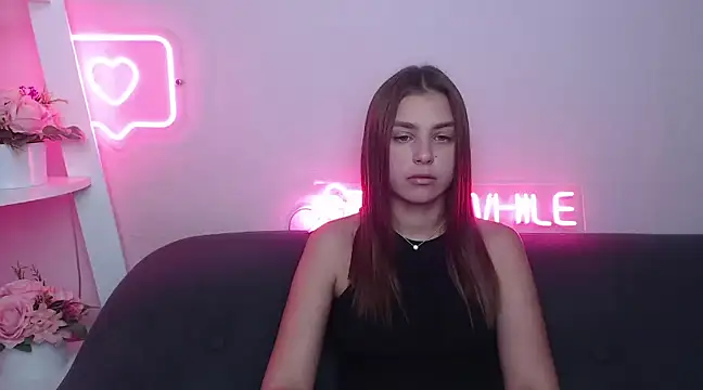 Snapshot of MilanaAngelAs chatting on February 25, 2025, 10:58 am MilanaAngelAs online show from February 25, 2025, 10:58 am